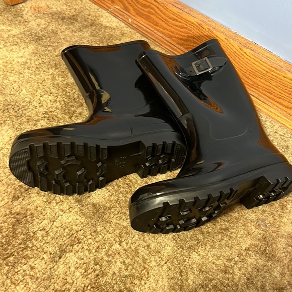 Black rain boots - Picture 2 of 2